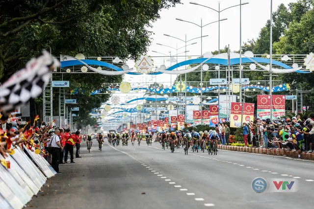 ẢNH: Những khoảnh khắc ấn tượng chặng 12 Giải xe đạp quốc tế VTV Cup Tôn Hoa Sen 2018 - Ảnh 7.