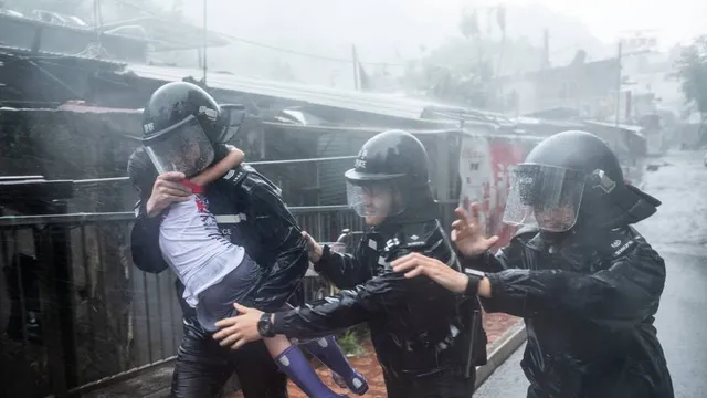 Siêu bão Mangkhut đổ bộ vào Trung Quốc - Ảnh 3.