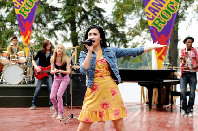 Demi Lovato: Từ công chúa Disney đến bước trượt dài vì ma túy - Ảnh 2.