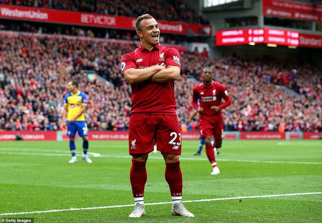 Ngoại hạng Anh: Shaqiri toả sáng, Liverpool nối dài mạch toàn thắng - Ảnh 2.