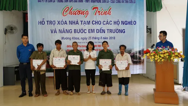 Món quà ý nghĩa nhân dịp khai giảng của học sinh tiểu học Mường Khoa - Ảnh 8.