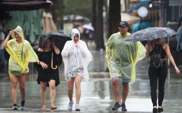 Bão nhiệt đới Gordon đổ bộ vào Florida, Mỹ - Ảnh 1.