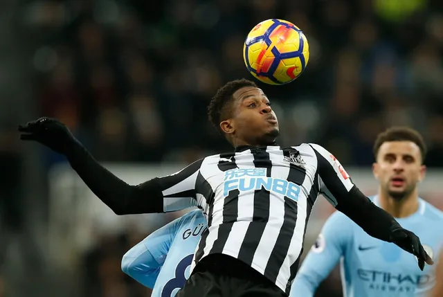 13 cầu thủ nổi tiếng gần như bị quên lãng ở Ngoại hạng Anh - Ảnh 10.