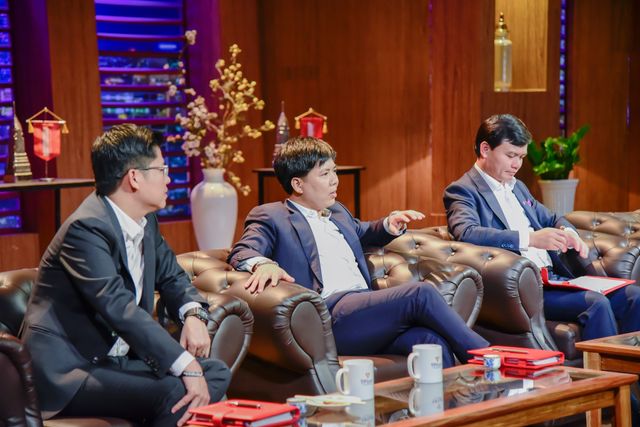 Shark Tank Việt Nam - Tập 10: Bị 4 sharks từ chối, cô giáo trẻ phố núi vẫn thuyết phục được Shark Thủy rót tiền tỷ - Ảnh 4.