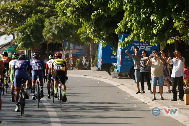 ẢNH: Những khoảnh khắc ấn tượng chặng 6 Giải xe đạp quốc tế VTV Cup Tôn Hoa Sen 2018 - Ảnh 2.