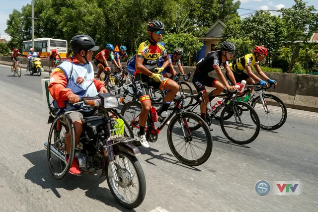 ẢNH: Những khoảnh khắc ấn tượng chặng 6 Giải xe đạp quốc tế VTV Cup Tôn Hoa Sen 2018 - Ảnh 9.