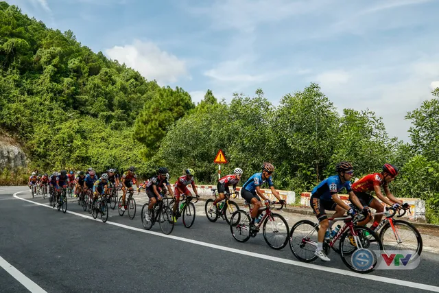 ẢNH: Những khoảnh khắc ấn tượng chặng 7 Giải xe đạp quốc tế VTV Cup Tôn Hoa Sen 2018 - Ảnh 5.