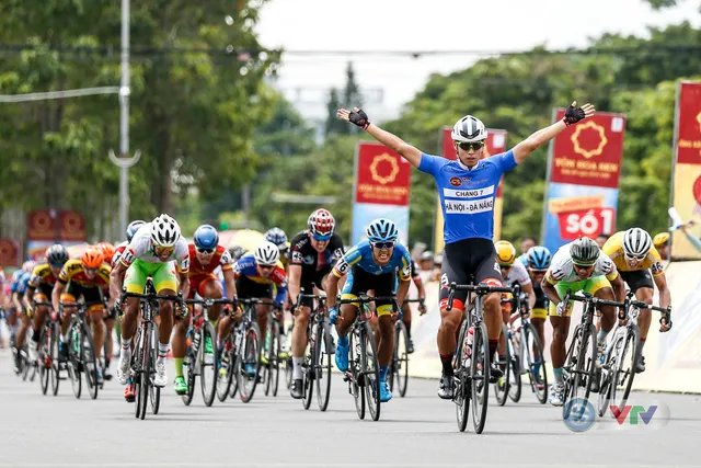 ẢNH: Những khoảnh khắc ấn tượng chặng 8 Giải xe đạp quốc tế VTV Cup Tôn Hoa Sen 2018 - Ảnh 10. ẢNH: Những khoảnh khắc ấn tượng chặng 8 Giải xe đạp quốc tế VTV Cup Tôn Hoa Sen 2018 - Ảnh 10.