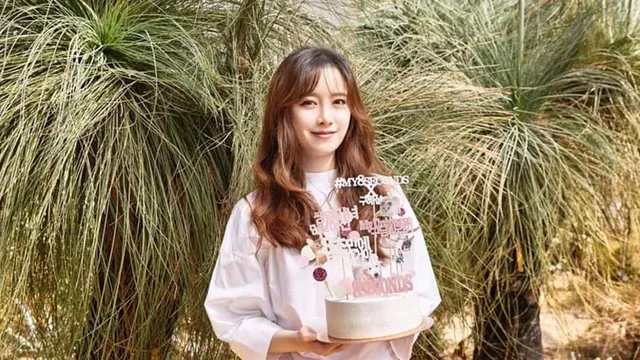 Goo Hye Sun bất ngờ cắt phăng mái tóc dài - Ảnh 1.