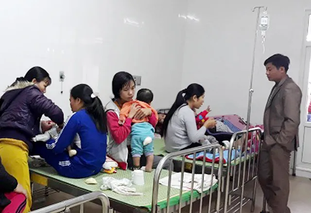 Nghệ An: Người dân mắc bệnh đường hô hấp tăng đột biến - Ảnh 1. Nghệ An: Người dân mắc bệnh đường hô hấp tăng đột biến - Ảnh 1.