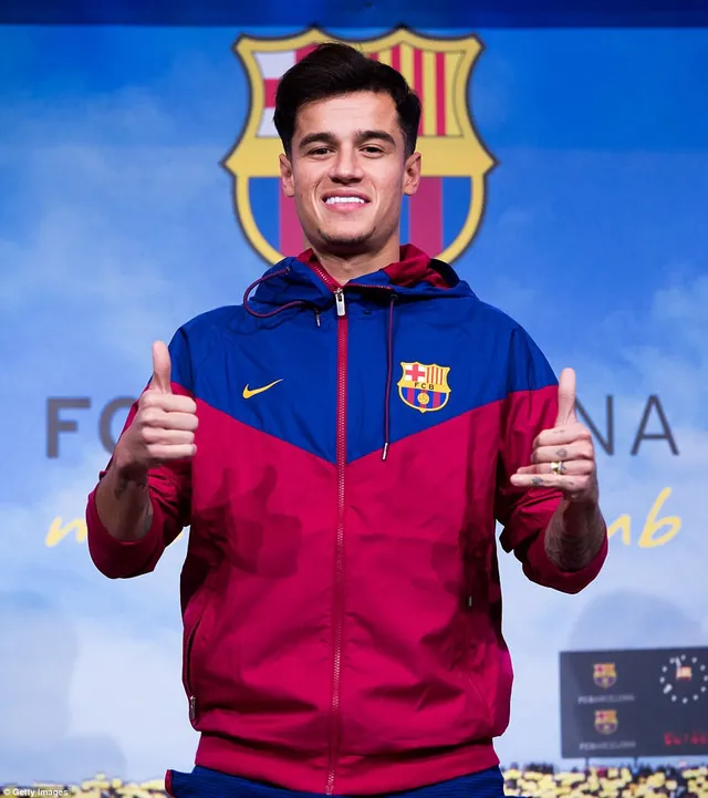 Chùm ảnh: Coutinho có mặt tại đại bản doanh Barcelona chờ thời điểm ra mắt - Ảnh 6.