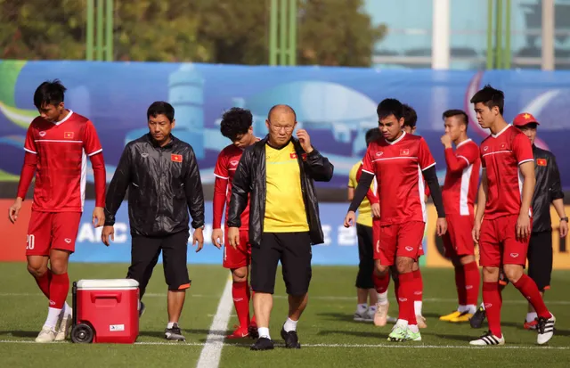 Asian Cup 2019: ĐT Việt Nam thoải mái tập luyện chuẩn bị gặp ĐT Iran - Ảnh 11.