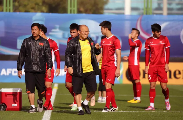 Asian Cup 2019: ĐT Việt Nam thoải mái tập luyện chuẩn bị gặp ĐT Iran - Ảnh 2.