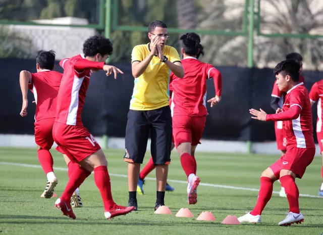 Asian Cup 2019: ĐT Việt Nam thoải mái tập luyện chuẩn bị gặp ĐT Iran - Ảnh 1.