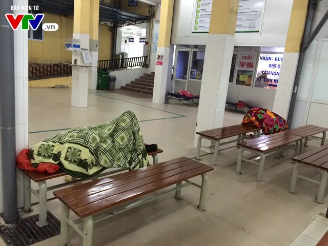 Mong trời mau sáng cho bớt lạnh! - Ảnh 1.