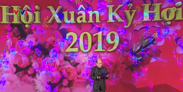 Hội Xuân Kỷ Hợi 2019 tôn vinh gốm và hoa - Ảnh 1.