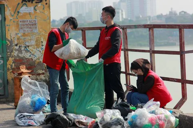 Đường Táo Quân: Giới trẻ lan tỏa thông điệp bảo vệ môi trường - Ảnh 2.