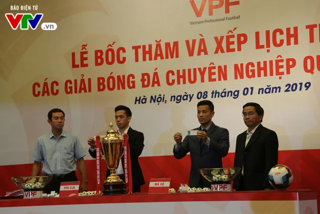 Điểm mới tại V.League 2019: Mỗi CLB được sử dụng 3 cầu thủ ngoại binh trên sân - Ảnh 2.