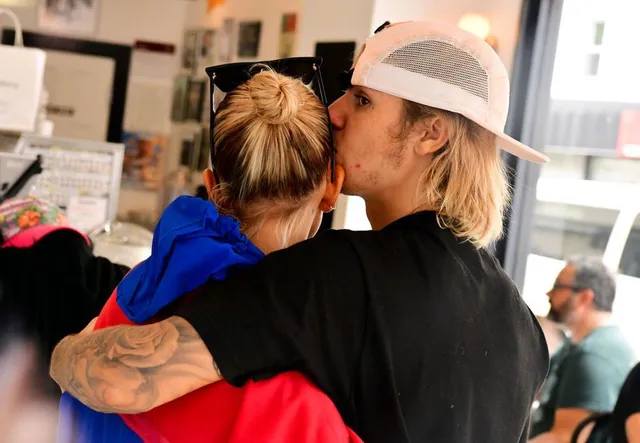 Nhìn lại cuộc tình sóng gió của cặp bạn thân Justin Bieber và Hailey Baldwin - Ảnh 12.