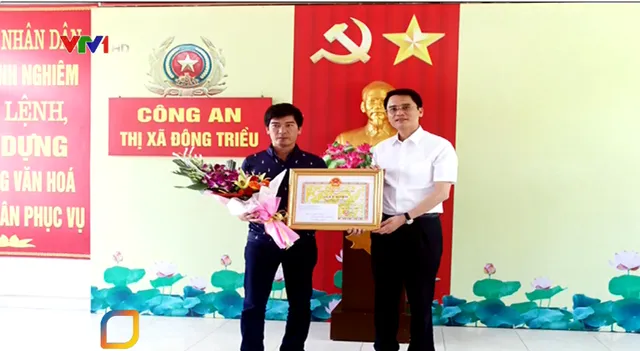 Nghi phạm cướp tiệm vàng ở Quảng Ninh ra đầu thú - Ảnh 2. Nghi phạm cướp tiệm vàng ở Quảng Ninh ra đầu thú - Ảnh 2.