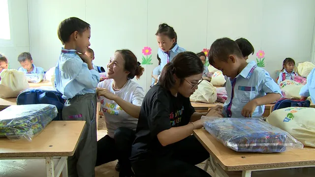 Quỹ Tấm lòng Việt tiếp bước đến trường cho học trò nghèo vượt khó tỉnh Bắc Kạn - Ảnh 7.