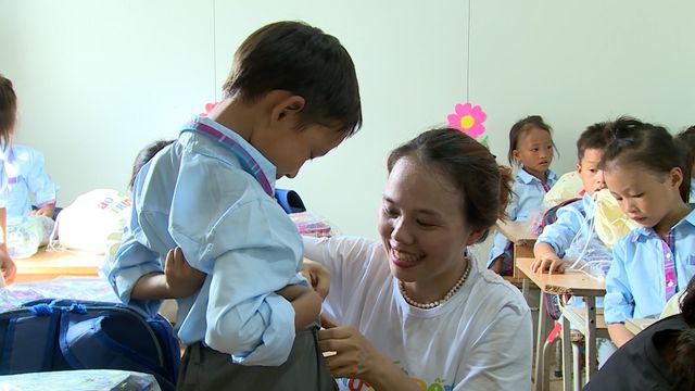 Quỹ Tấm lòng Việt tiếp bước đến trường cho học trò nghèo vượt khó tỉnh Bắc Kạn - Ảnh 6.