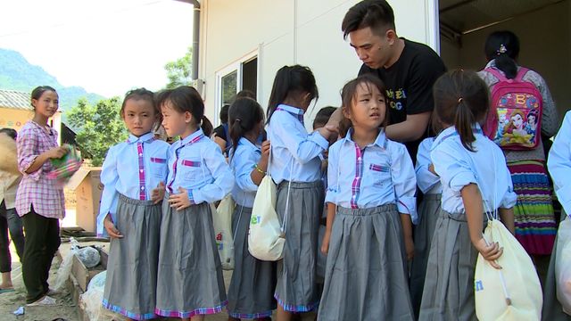Quỹ Tấm lòng Việt tiếp bước đến trường cho học trò nghèo vượt khó tỉnh Bắc Kạn - Ảnh 4.