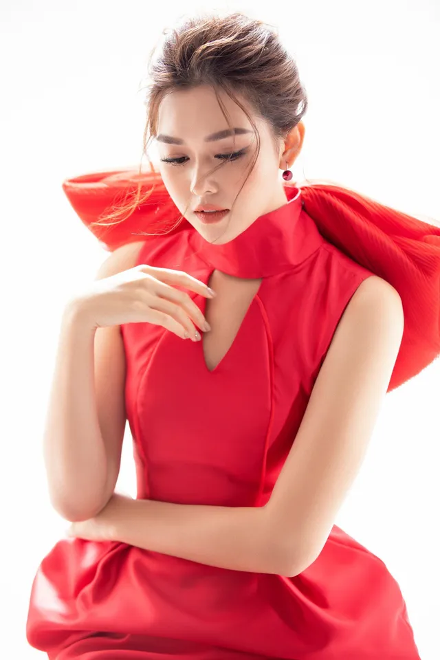 Trước thềm Miss International 2019, Á hậu Tường San lại “ghi điểm” với pha “biến hình” này - Ảnh 7.