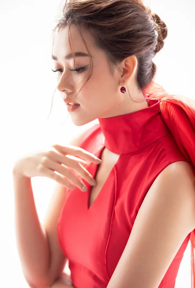 Trước thềm Miss International 2019, Á hậu Tường San lại “ghi điểm” với pha “biến hình” này - Ảnh 5.