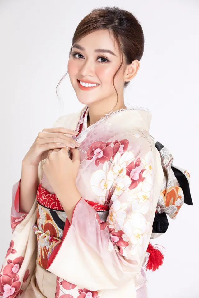 Trước thềm Miss International 2019, Á hậu Tường San lại “ghi điểm” với pha “biến hình” này - Ảnh 1.