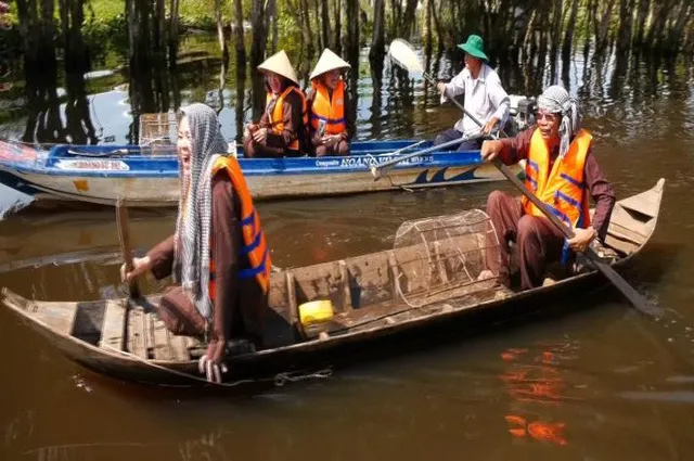 Trải nghiệm làm nông dân ở Đồng Tháp - Ảnh 1.