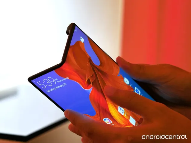 Galaxy Fold 2 có thể ra mắt ngay trong tháng 4/2020 - Ảnh 2.