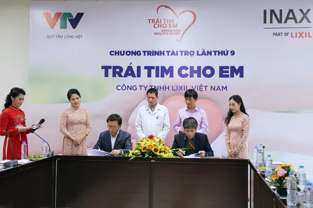 Quỹ Tấm lòng Việt và LIXIL Việt Nam chung tay hỗ trợ phẫu thuật tim bẩm sinh cho các bệnh nhi có hoàn cảnh khó khăn - Ảnh 9.