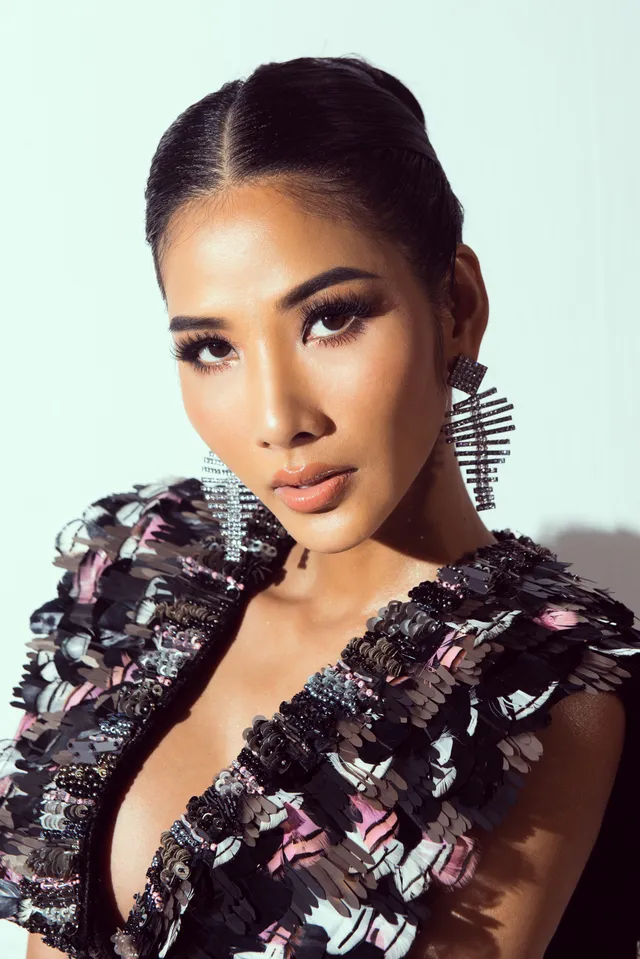 Ra mắt chương trình đồng hành với Hoàng Thùy tại Miss Universe 2019 - Ảnh 1.