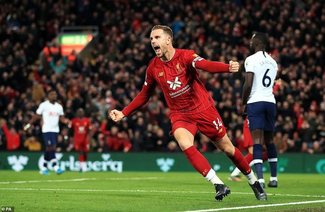 Liverpool 2-1 Tottenham: The Kop tiếp tục bất bại - Ảnh 2.