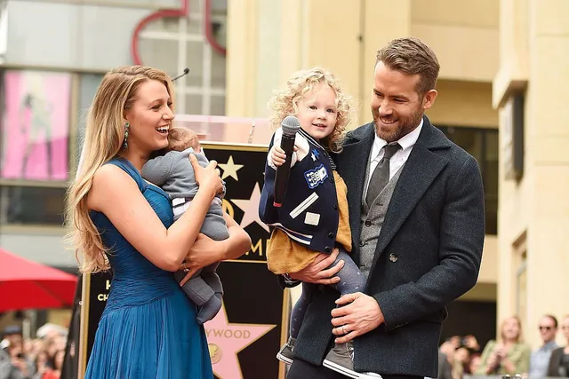 Ryan Reynolds và vợ chào đón đứa con thứ 3 - Ảnh 2.