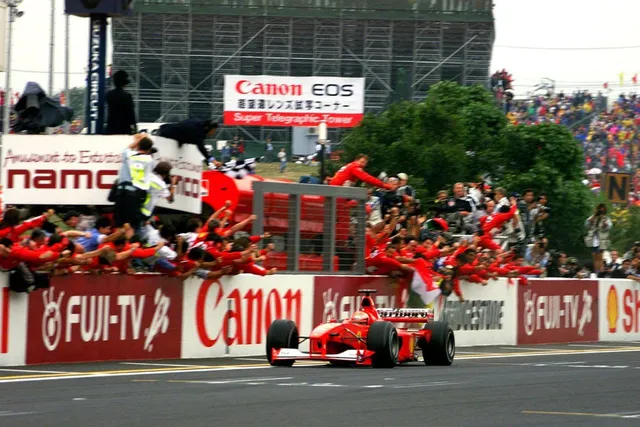 Đua xe F1: Nhìn lại chức VĐTG đầu tiên của Schumacher với Ferrari - Ảnh 2.