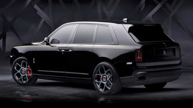 Rolls-Royce ra mắt sứ giả bóng đêm Cullinan Black Badge, đẹp hút hồn - Ảnh 2.