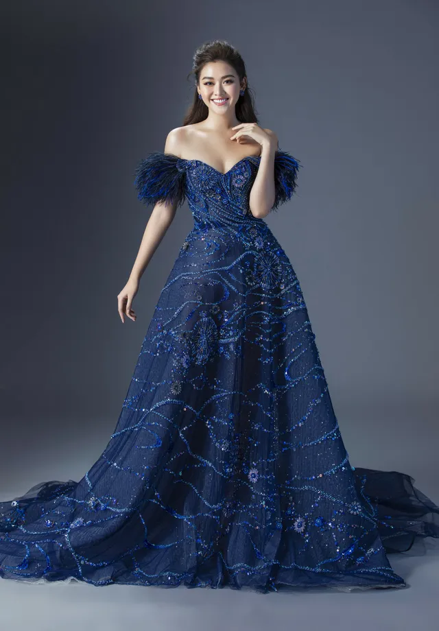Tường San tung bộ ảnh gợi cảm với đầm dạ hội trước thềm Chung kết Miss International 2019 - Ảnh 5.