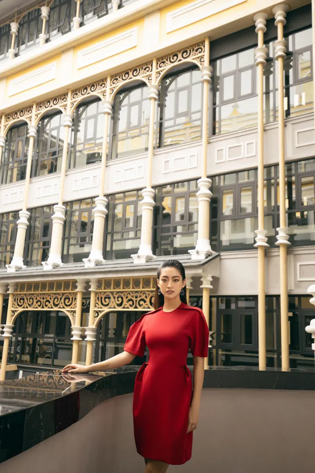 Hoa hậu Lương Thùy Linh “mách nhỏ” phong cách đồ thu đông 2019 - Ảnh 11. Hoa hậu Lương Thùy Linh “mách nhỏ” phong cách đồ thu đông 2019 - Ảnh 11.