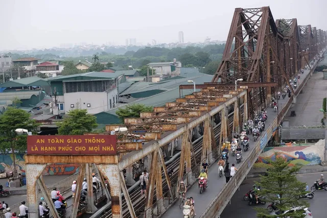 CNN: Cầu Long Biên có thể thành “điểm nóng” du lịch mới - Ảnh 1.