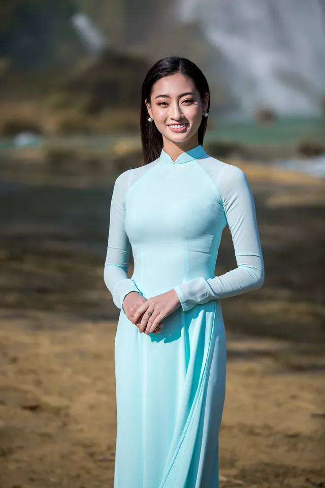 Hoa hậu Lương Thùy Linh đẹp mê hoặc trong clip tự giới thiệu gửi đến Miss World 2019 - Ảnh 17.