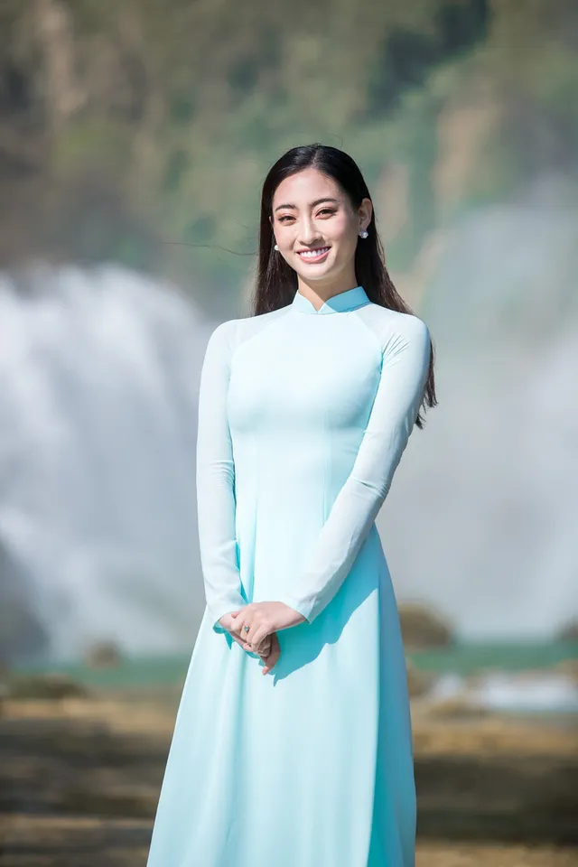 Hoa hậu Lương Thùy Linh đẹp mê hoặc trong clip tự giới thiệu gửi đến Miss World 2019 - Ảnh 2.