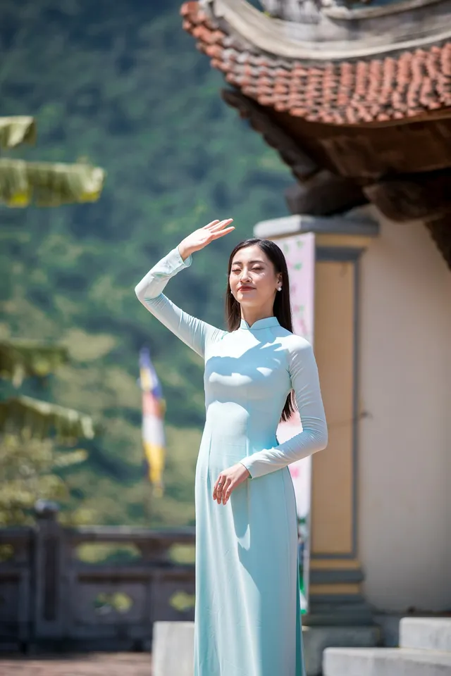 Hoa hậu Lương Thùy Linh đẹp mê hoặc trong clip tự giới thiệu gửi đến Miss World 2019 - Ảnh 7.