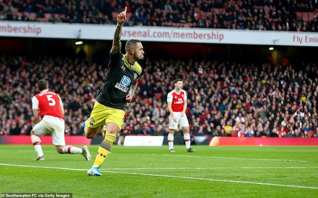 Arsenal 2-2 Southampton: Lacazette tỏa sáng, Pháo thủ thoát hiểm phút cuối - Ảnh 1.