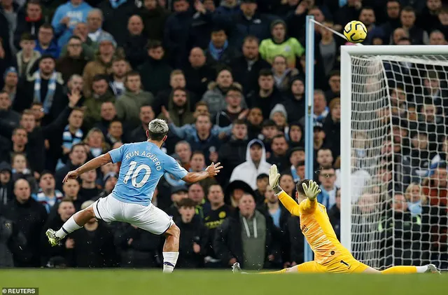 Man City 2-1 Chelsea: Nhà vô địch trở lại cuộc đua - Ảnh 4.