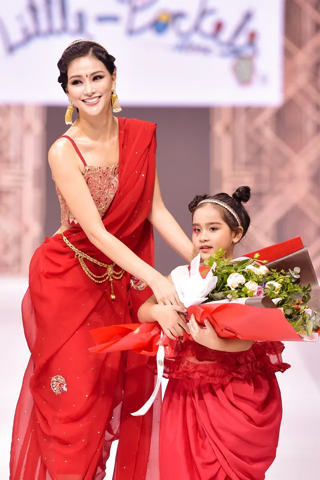 Hoa hậu Phương Khánh gợi cảm làm vedette tại Asian Kids Fashion Week 2020 - Ảnh 4.