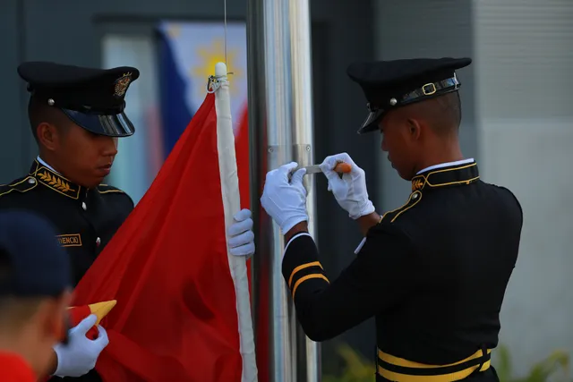 Quốc kỳ Việt Nam tung bay tại SEA Games 30 - Philippines 2019 - Ảnh 1.