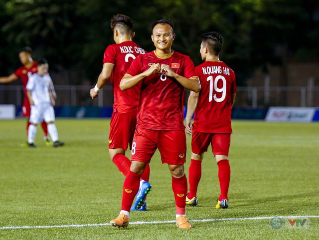 ẢNH: Tiến Linh lập hat-trick, Quang Hải lập công, U22 Việt Nam thắng 6-1 U22 Lào - Ảnh 18.