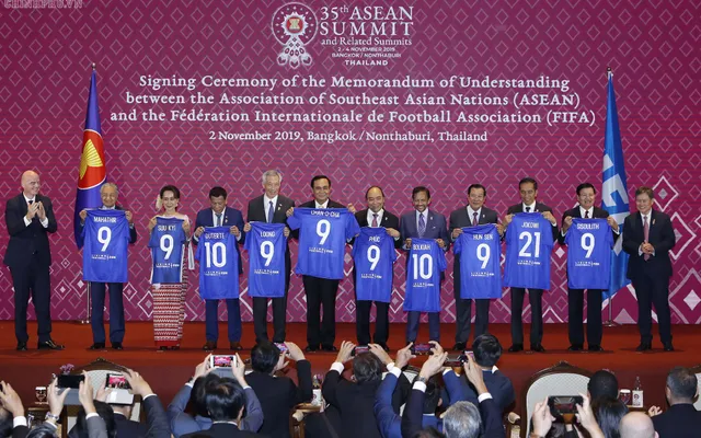 ASEAN và FIFA ký thỏa thuận hợp tác - Ảnh 1.